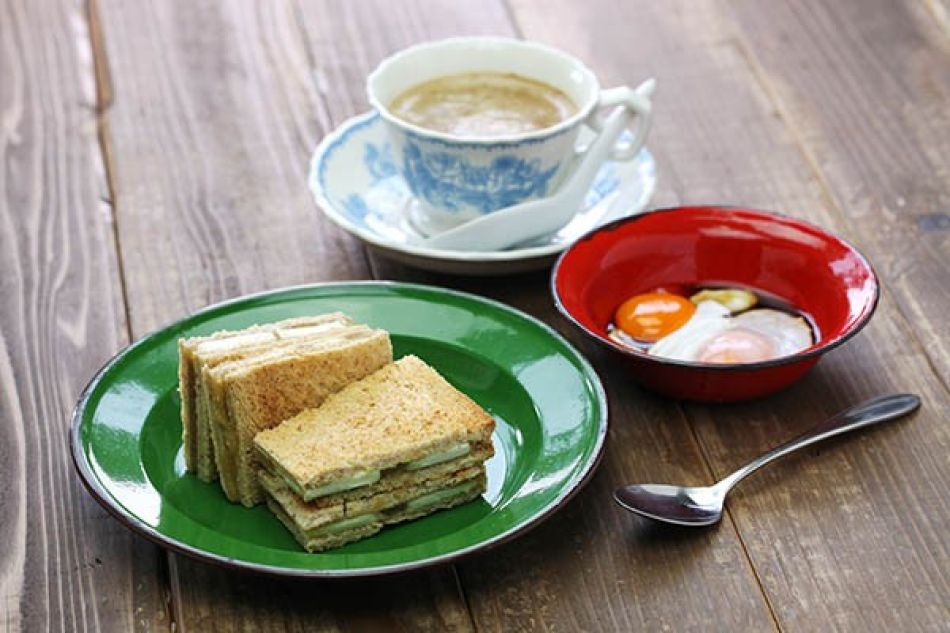 Maleisische toast met Kaya-kokosbeleg en zachtgekookte eieren
