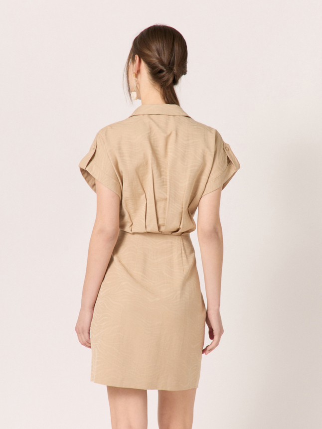 Robe courte manches courtes