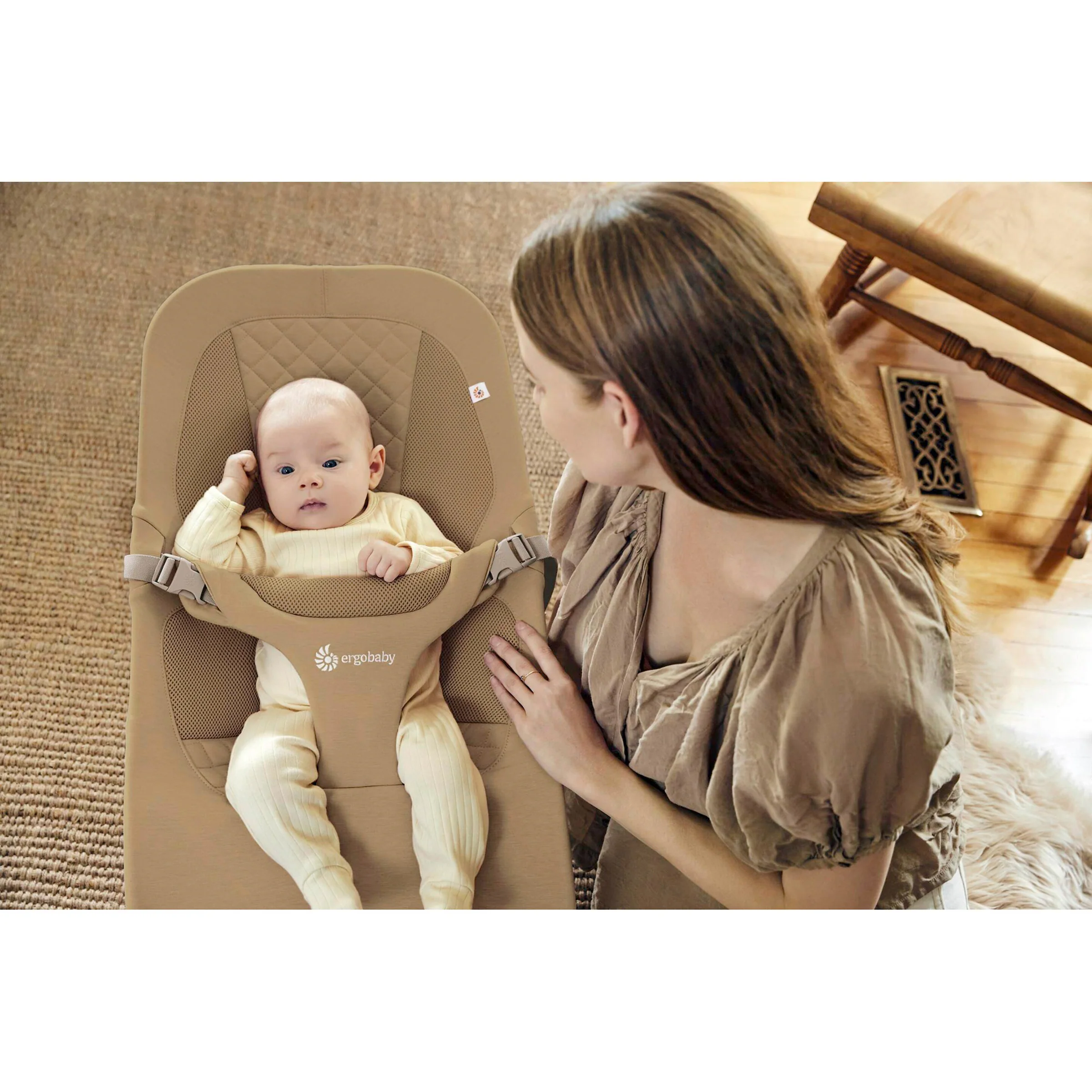 Ergobaby® Babywippe Bouncer Evolve 3-in1 Camel
