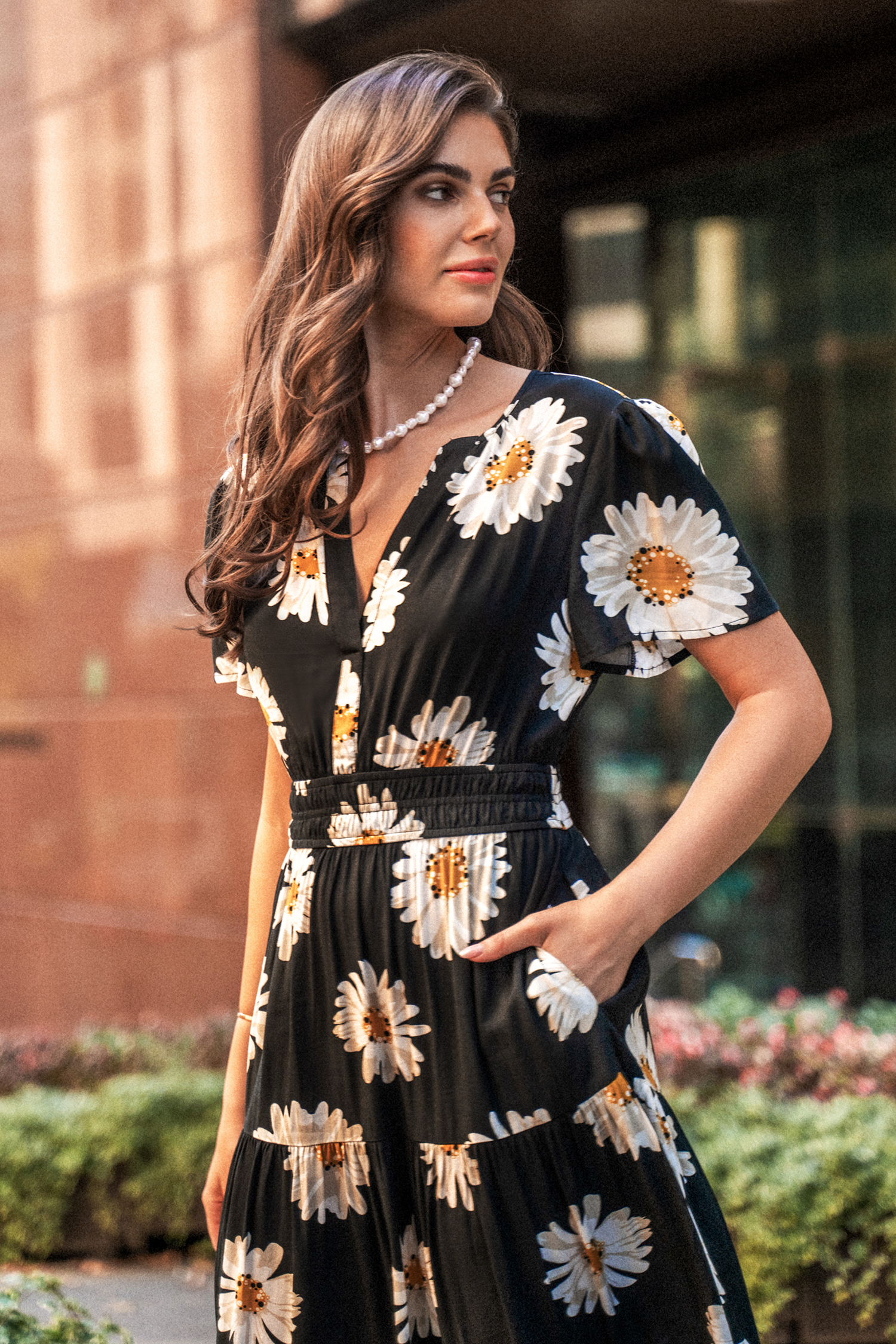 Robe midi fleurie à manches courtes et taille à smocks