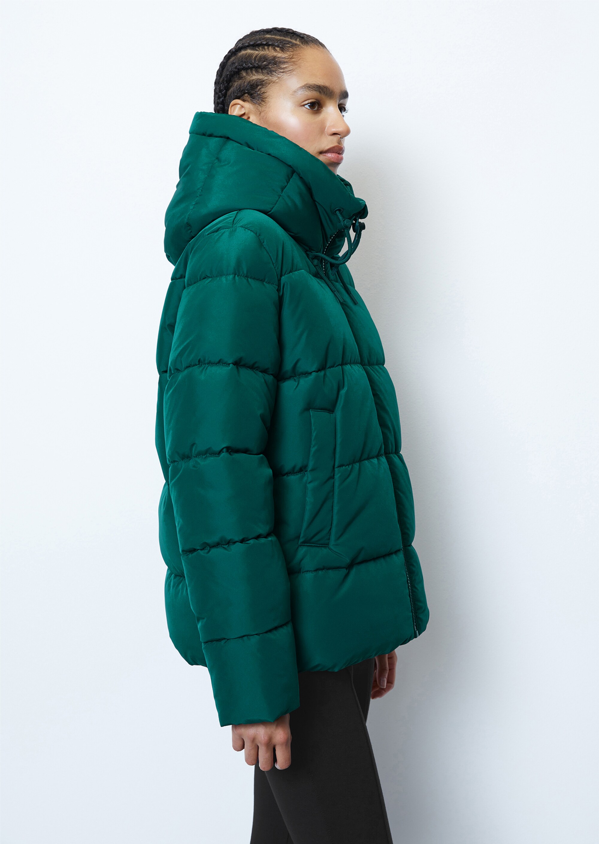Kapuzen-Puffer-Jacke relaxed aus teilweise recycelten Materialien