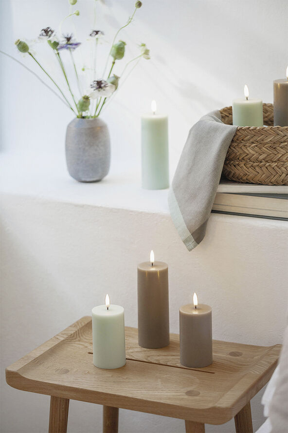 Uyuni LED pillar candle, Dusty Green, Smooth, 5,8x15,2 cm Dusty green