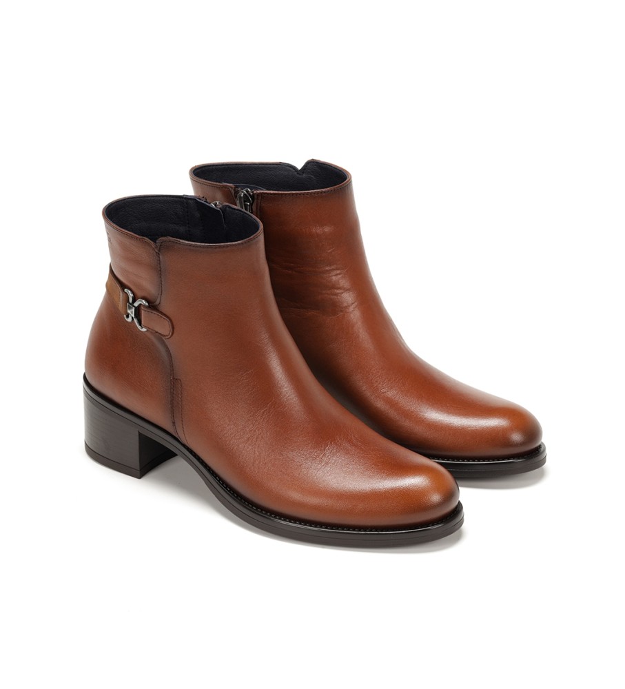 Botas de cano curto Dorking by Fluchos Chiara D8966 em couro marrom - salto de 5 cm -