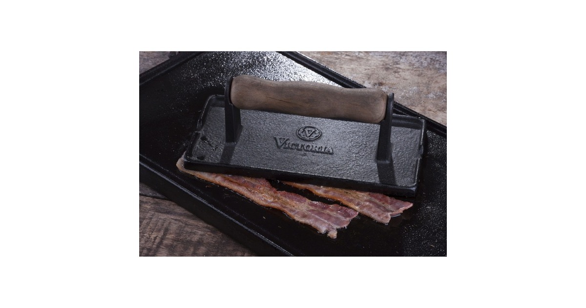 VictoriaGietijzeren bacon en vlees pers met houten handvat, seasoned  (21 x 11 cm)