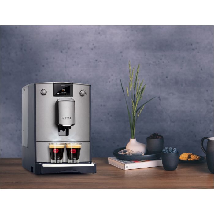 Nivona CafeRomatica NICR 695 // 1kg Nivona Kaffee gratis