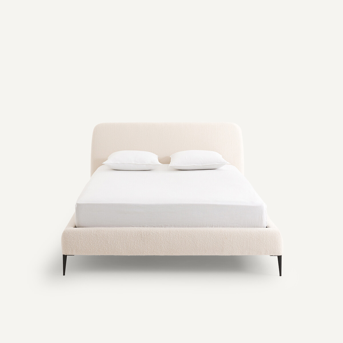 AM.PM<br>Cama de casal em tecido bouclé, modelo Oscar E. Gallina