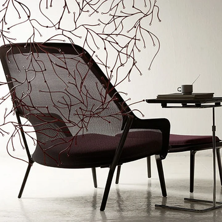 Vitra - Slow Chair, Beschichtet chocolate / Tricot braun / Kunststoffgleiter