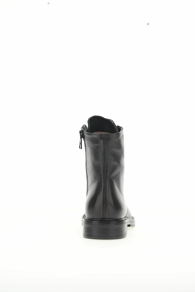 MJUS<br>Botas de tornozelo em couro, com cadarços ocultos