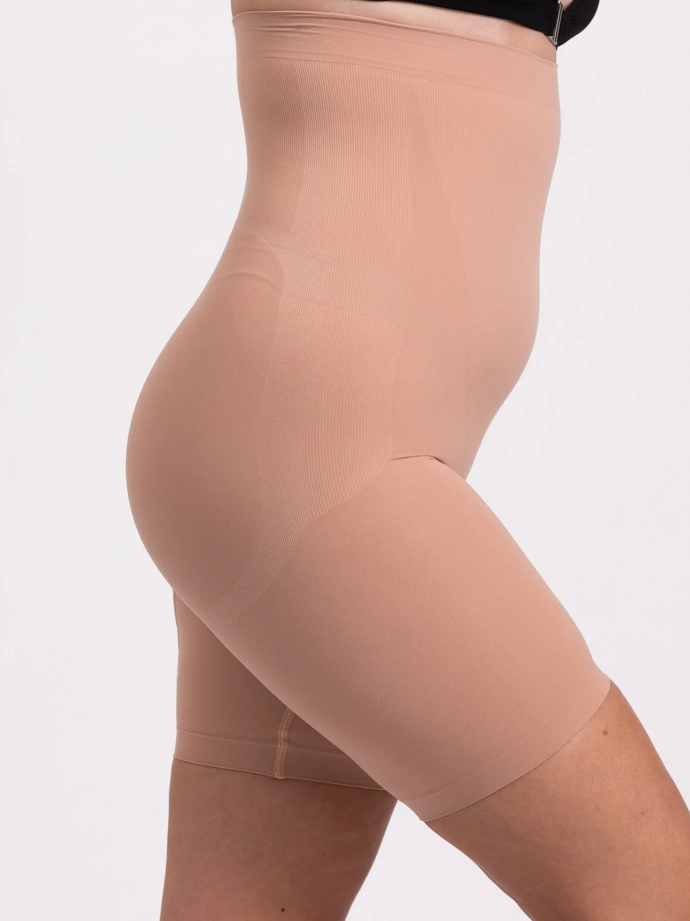 Lykkeland Ateliér Alturra Highwaist Shaping Shorts tan