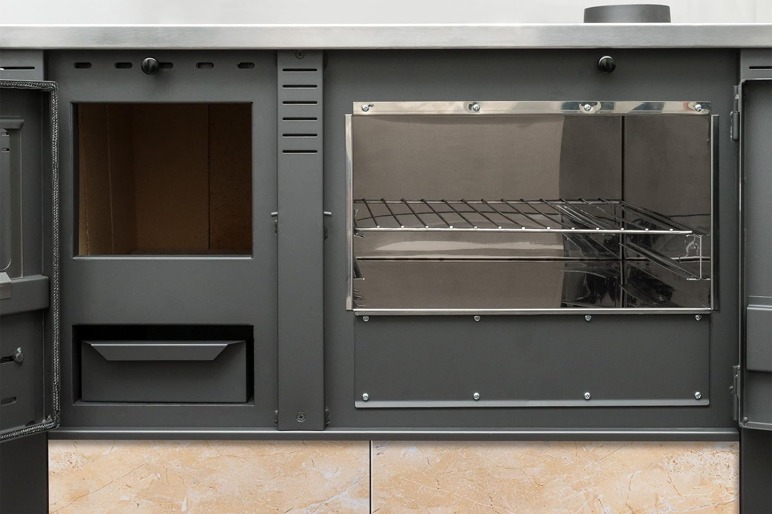 ProTermo Kaminofen Panonia in Beige mit Abzug rechts - 10,54 kW Heizleistung - 90x51x85 cm Holzofen mit Backfach, Thermometer und Herdplatte - ohne selbstschließender Tür - Bauart 2