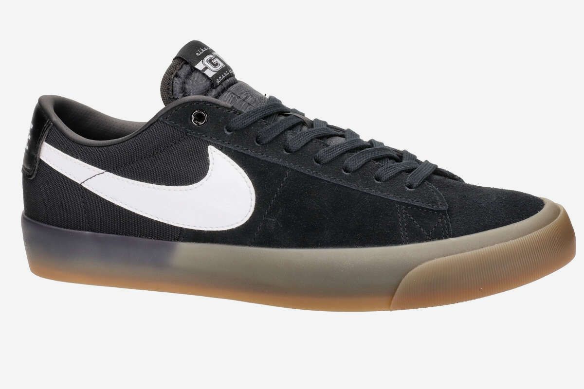 Nike SB Zoom Blazer Low Pro GT Schuh (black white gum)
