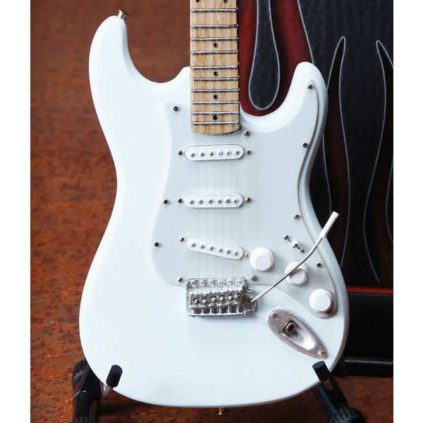 Axe Heaven Fender Stratocaster White