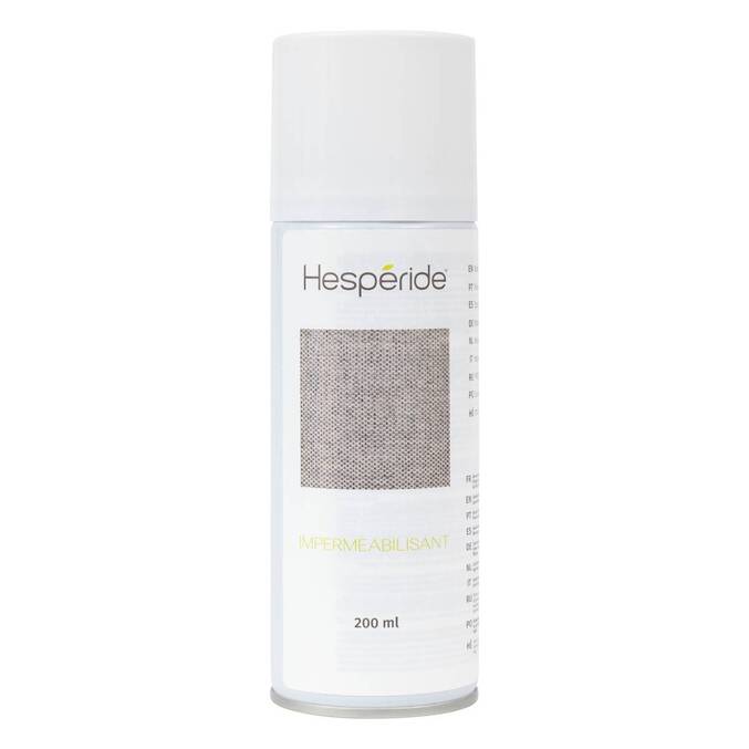 Nettoyant et imperméabilisant pour toile en polyester