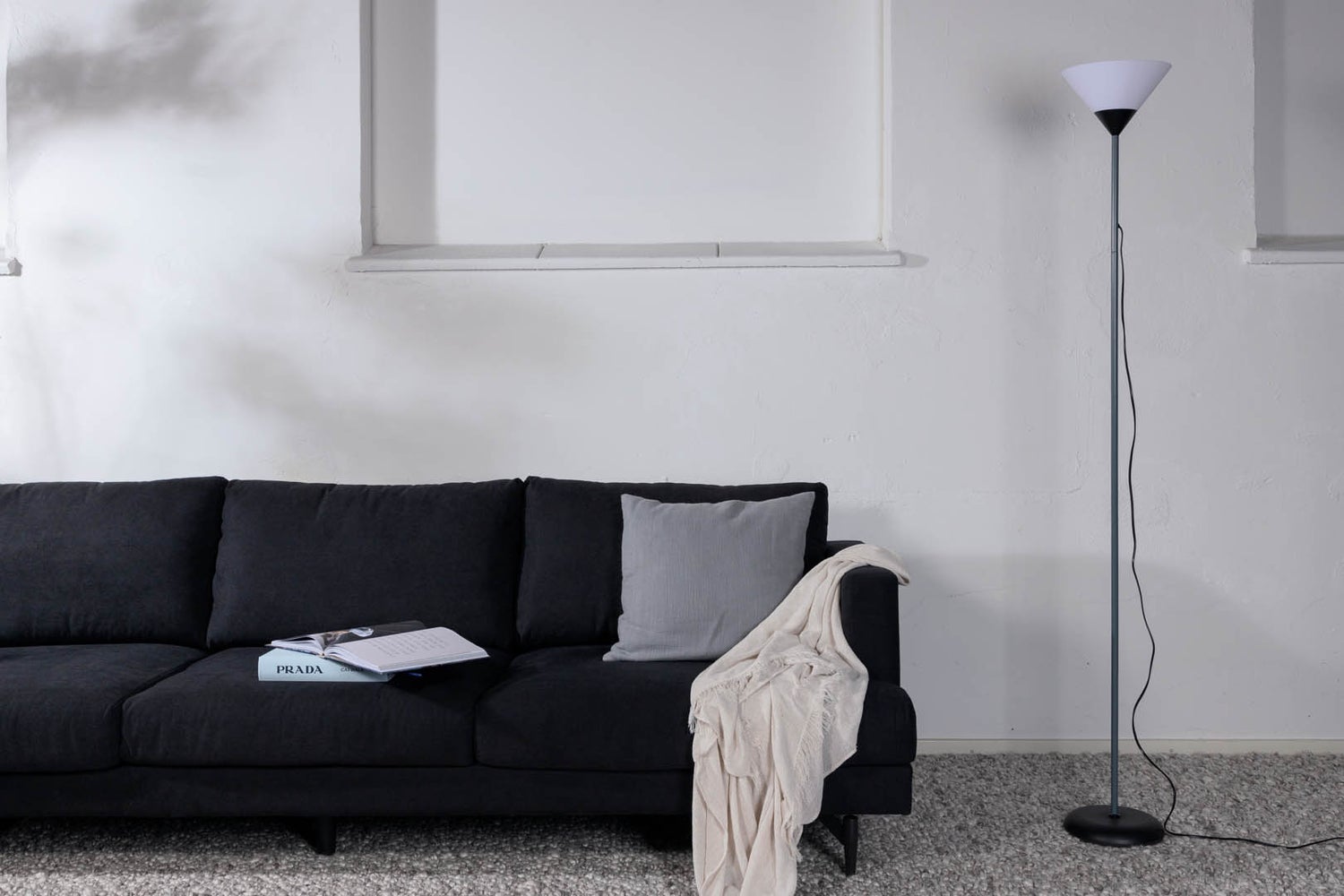 Batang Lighting Vloerlamp 25,4 x 25,4 x 178 cm, Kunststof, Grijs, Zwart, Wit. 26 x 26 x 178 cm