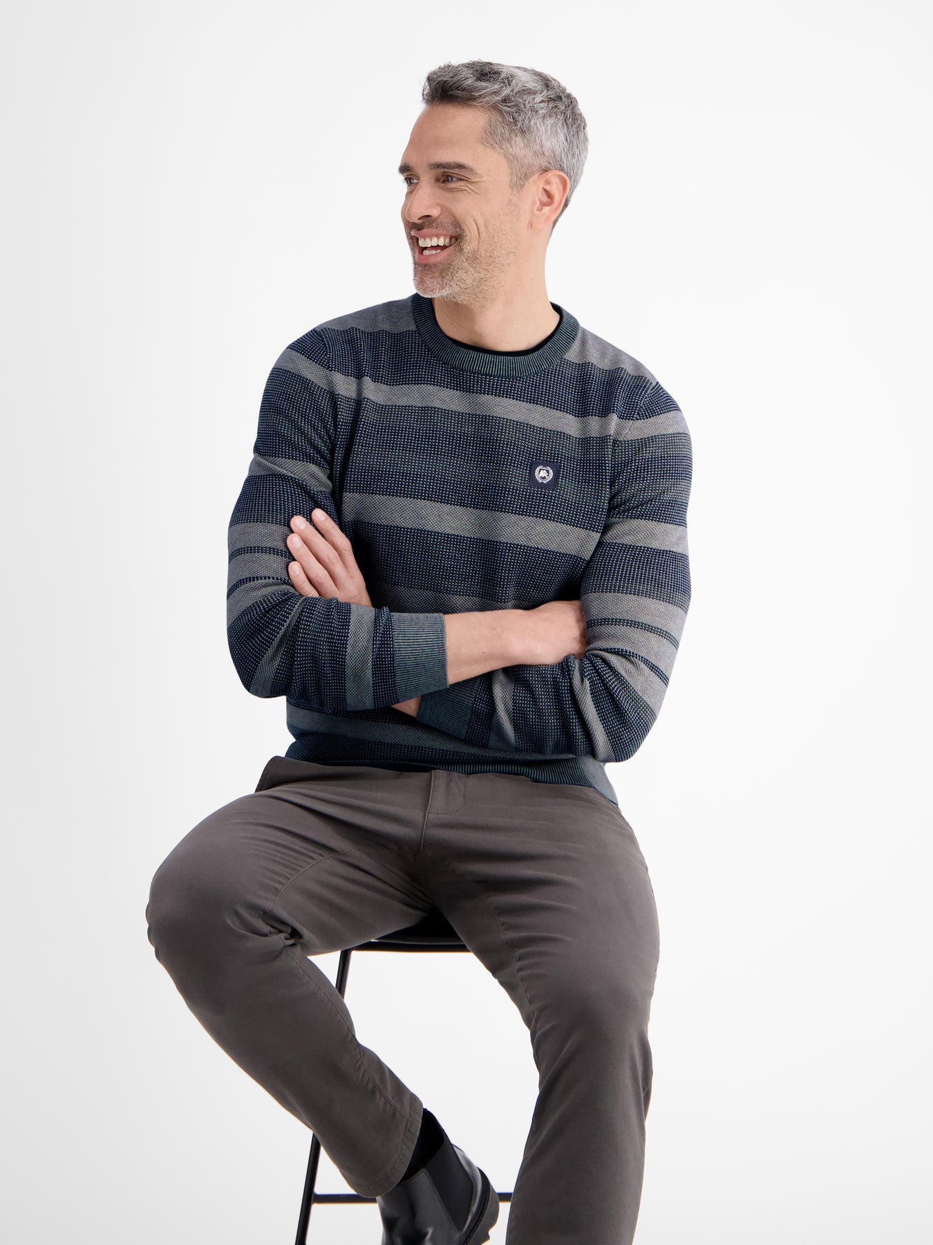 Gestreifter Strickpullover
