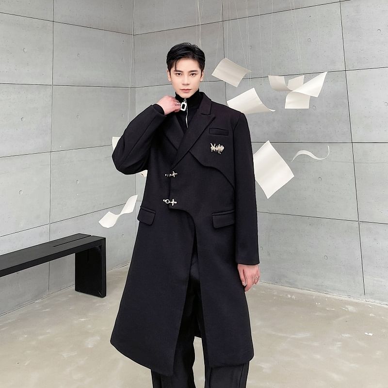 Patow - Peak Lapel Plain Midi Buckle Coat