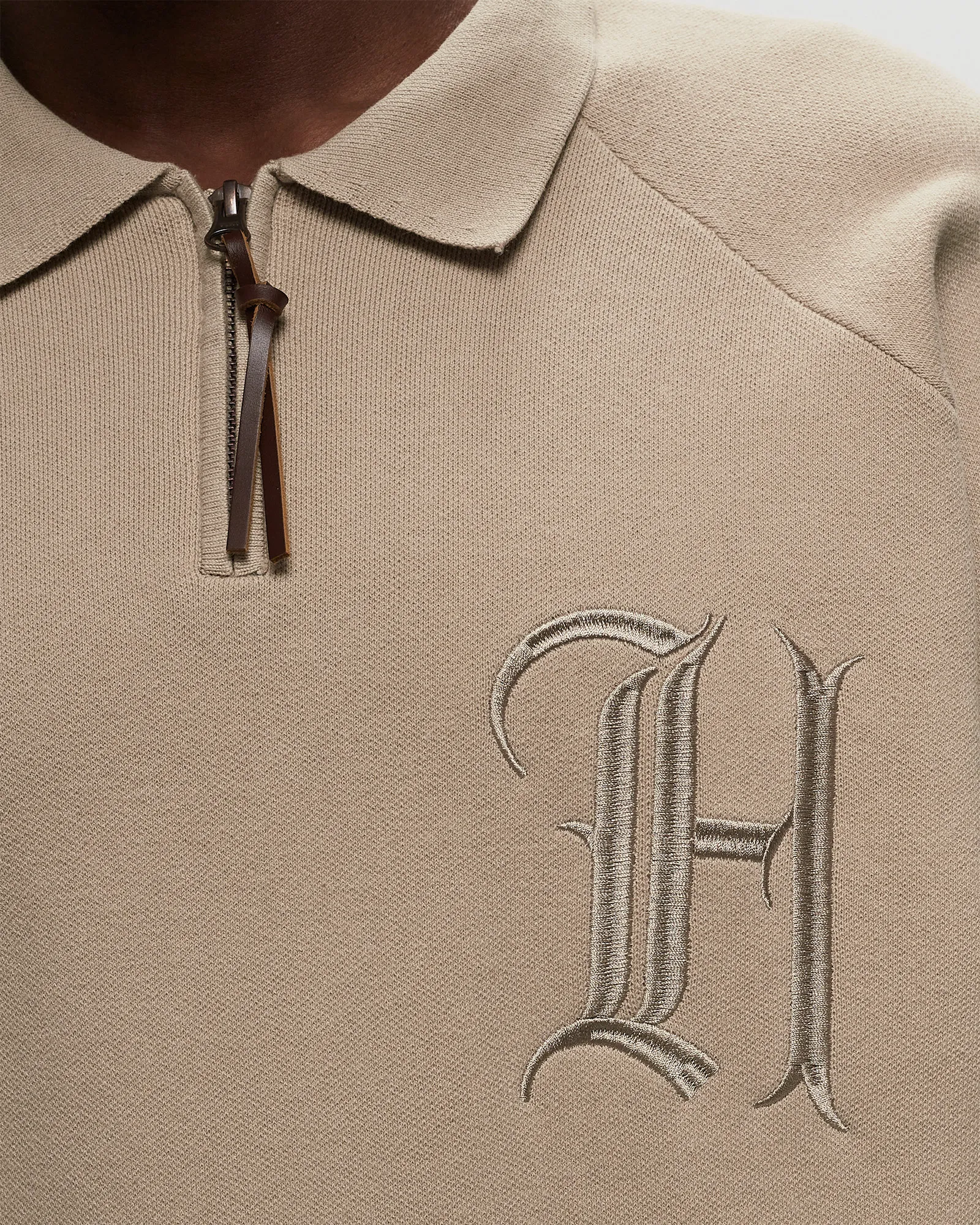 Honre o Presente HTG ZIP HENLEY