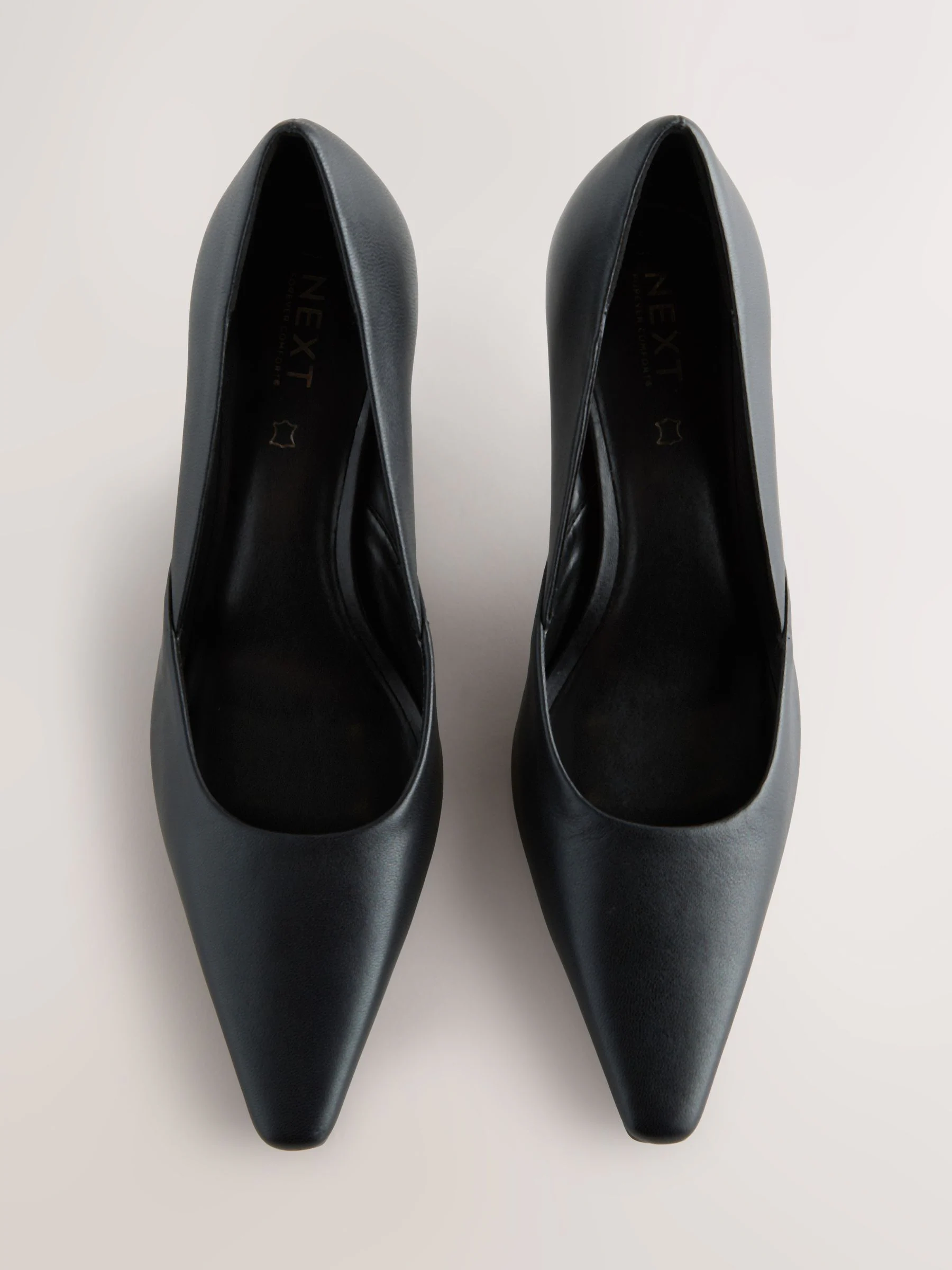 Zwart - Forever Comfort® leren pumps met puntneus en hak