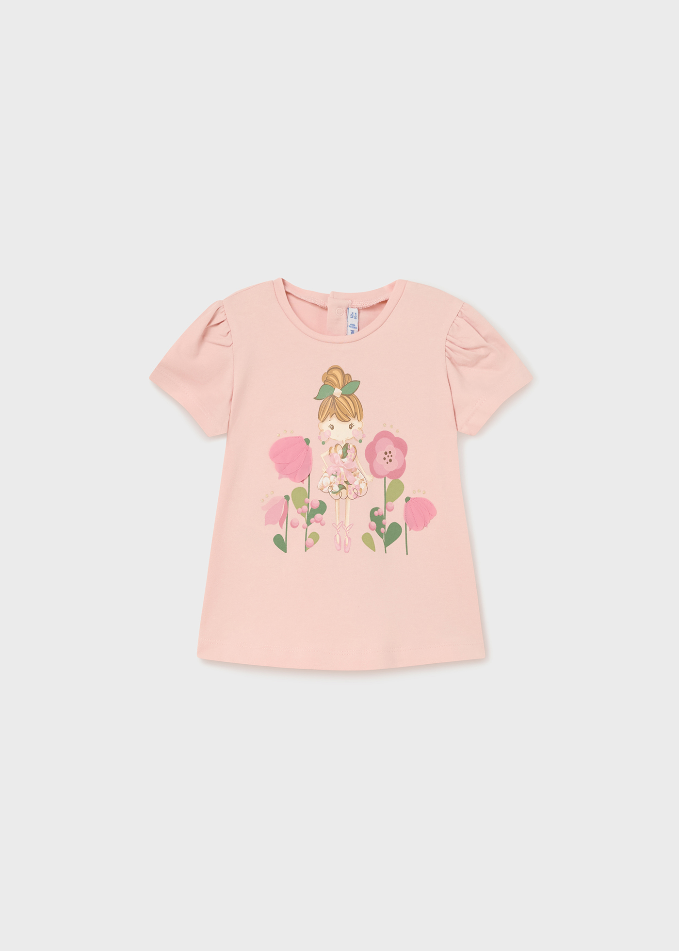 Camiseta infantil com estampa feita em algodão sustentável.