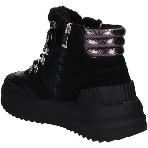Chika 10 - WALK 03 Negro