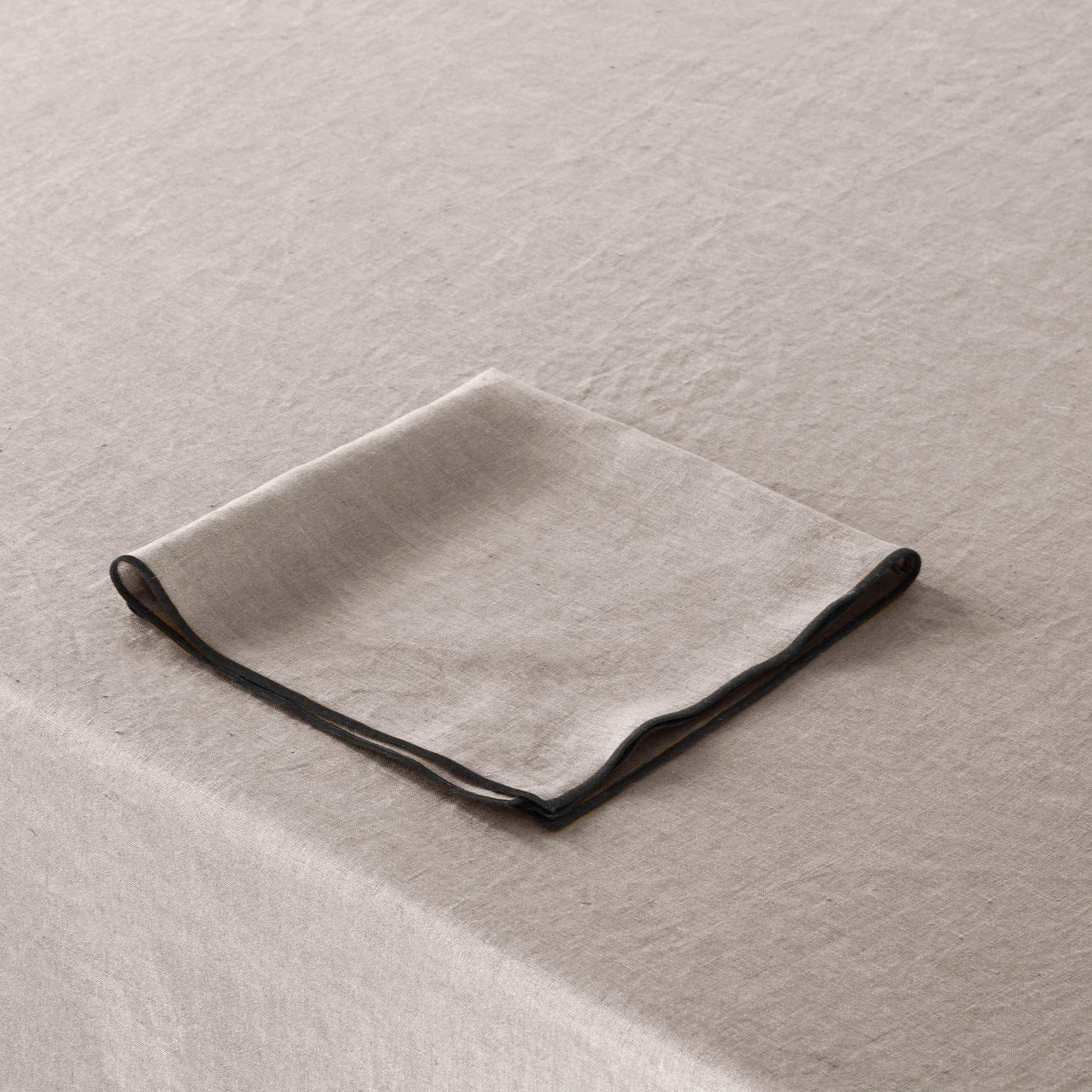 CARLINA - Nappe carrée | Beige