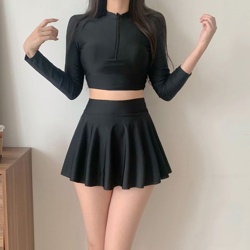 Tiaramond - Set: Lange mouwen, effen crop top met halve rits, rashguard + bikinibroekje + zwemrok