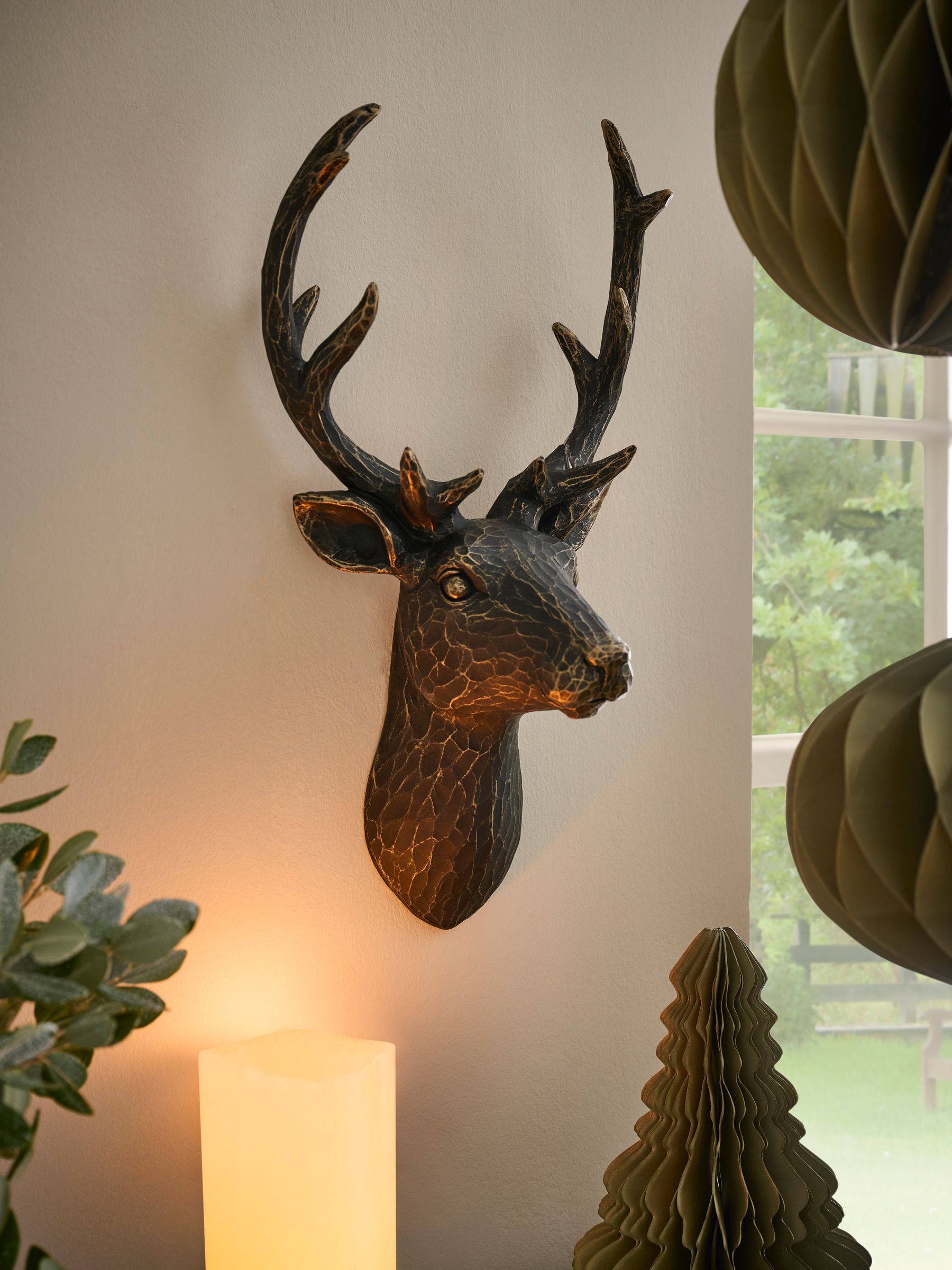 3D wanddecoratie van hert met metalen effect