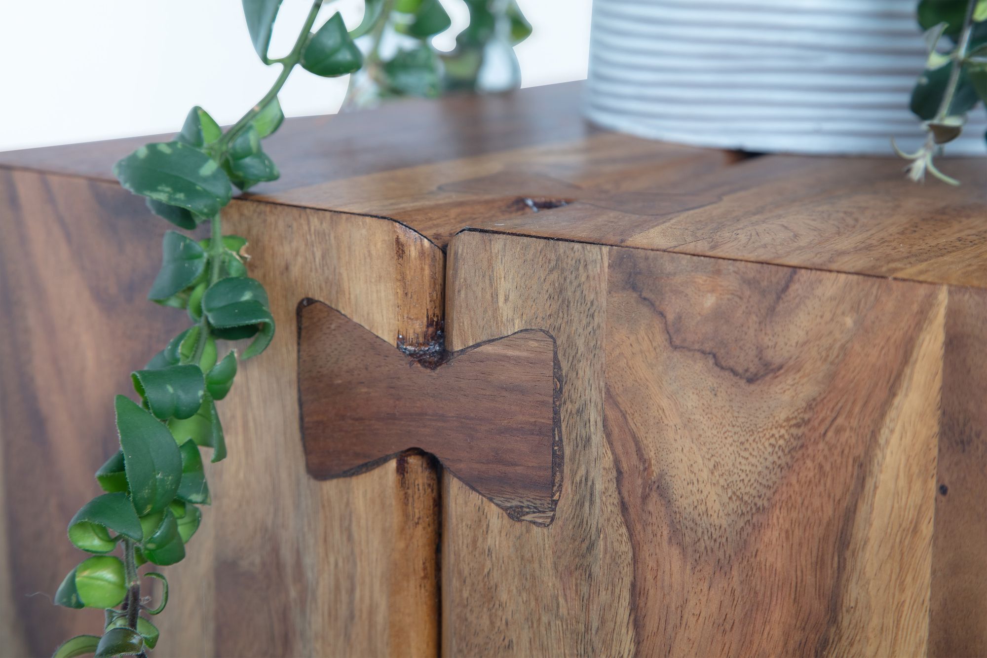 KADIMA DESIGN Massivholz Beistelltisch im Industrial-Style, 45x30x45 cm, Eleganter Sofatisch