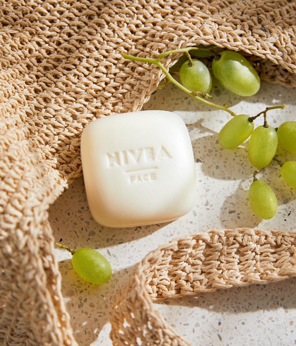 NETTOYANT VISAGE SOLIDE APAISANT NATURALLY CLEAN