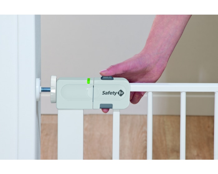 SecurTech® Auto Close Metal Gate Ab 6 Monate bis 2 Jahre, Walker      Einfach zu bedienen |    Schnell und einfach zu installieren |    Besonders sicher |