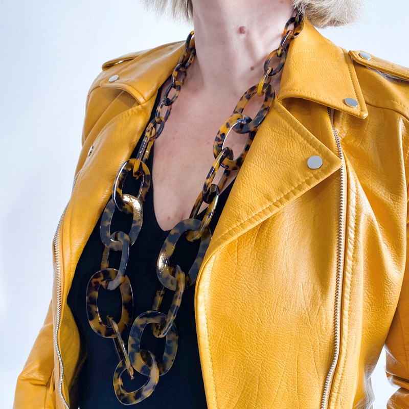 Collier long grosses mailles léopard