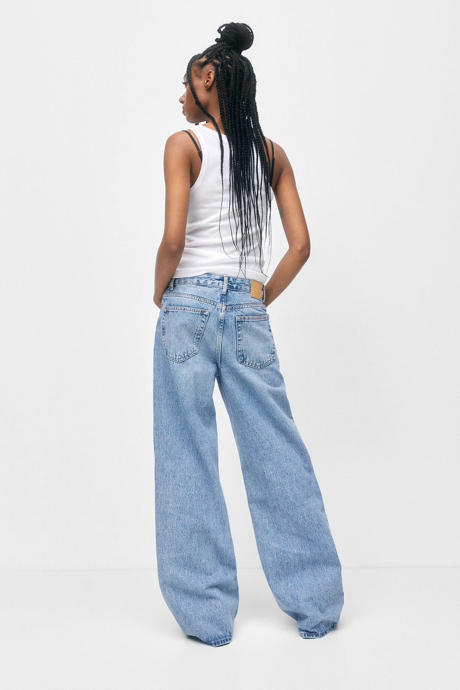 Calça jeans de cintura alta e pernas largas - Azul claro