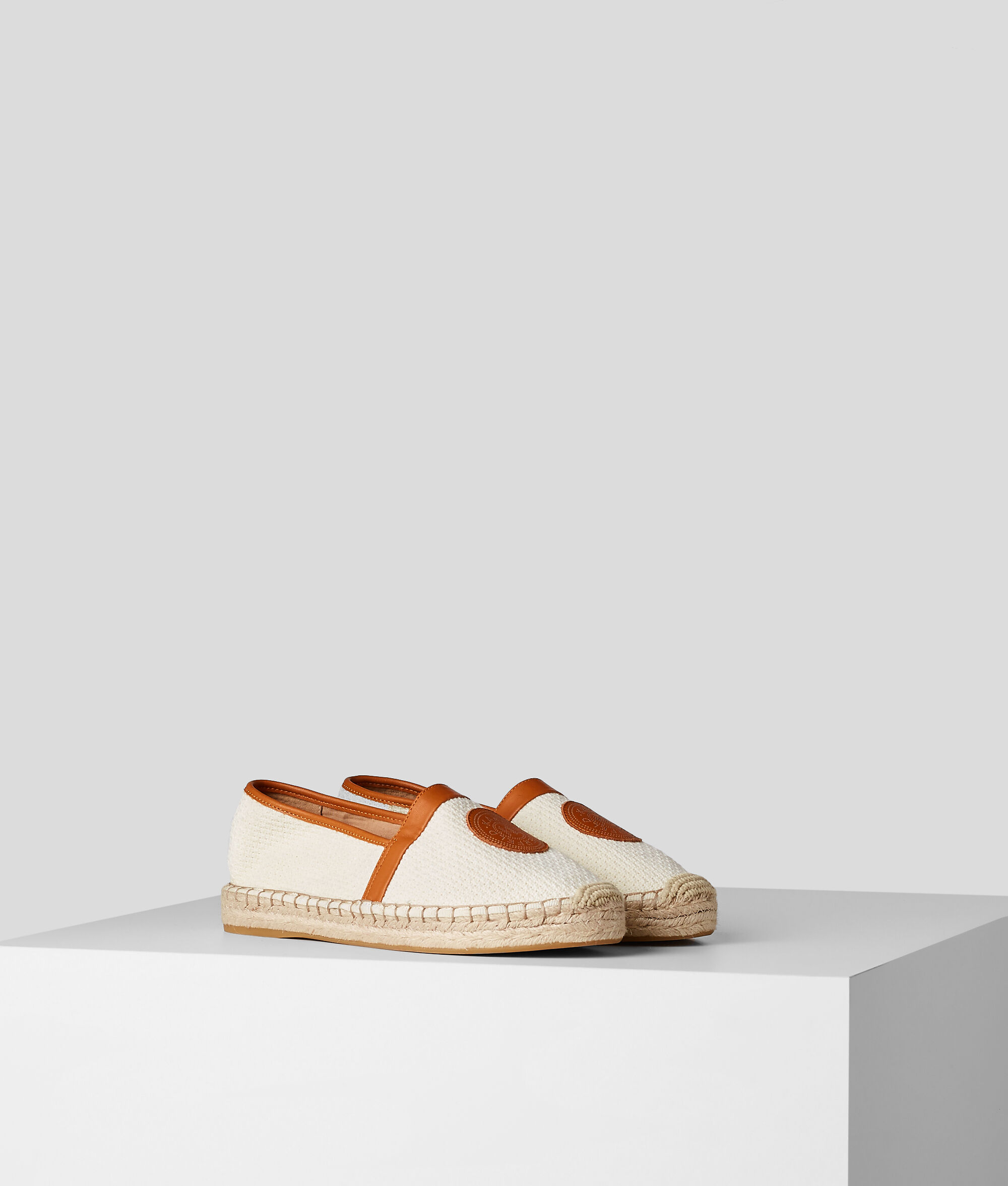 Slip-on à logo en anneau Kamini Duo