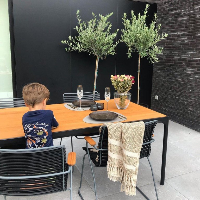 Houe Four tuintafel 270x90 bamboe, onderstel zwart
