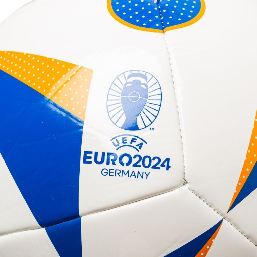 adidas Ballon FUSSBALLLIEBE Club EURO 2024 - Blanc/Bleu/Jaune