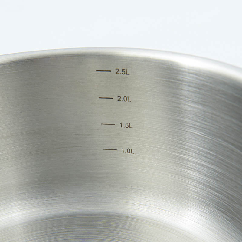 Marmite avec couvercle en inox grise