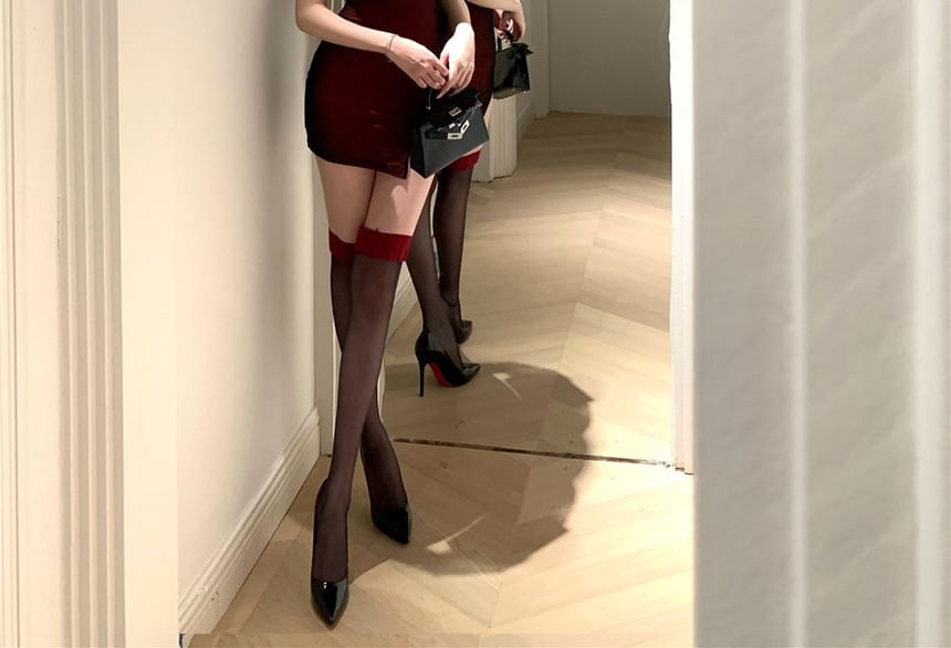 Yuxi - Mini-bodyconjurk met spaghettibandjes en mesh