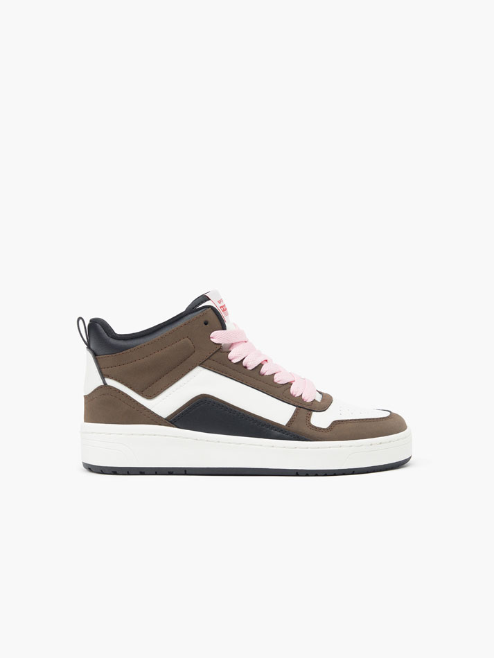 Tênis cano curto estilo streetwear - Marrom