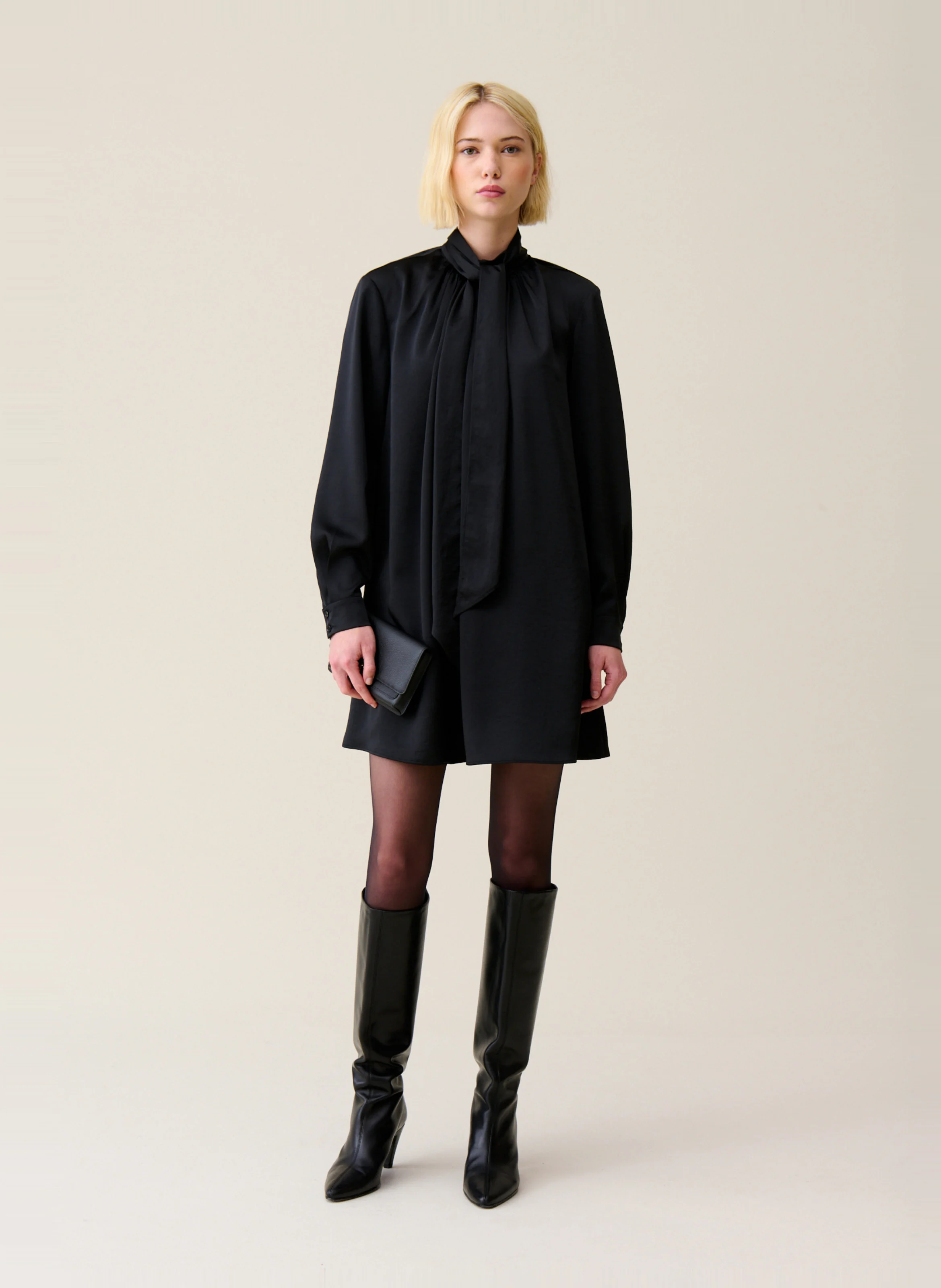 Robe fluide col lavallière | Noir