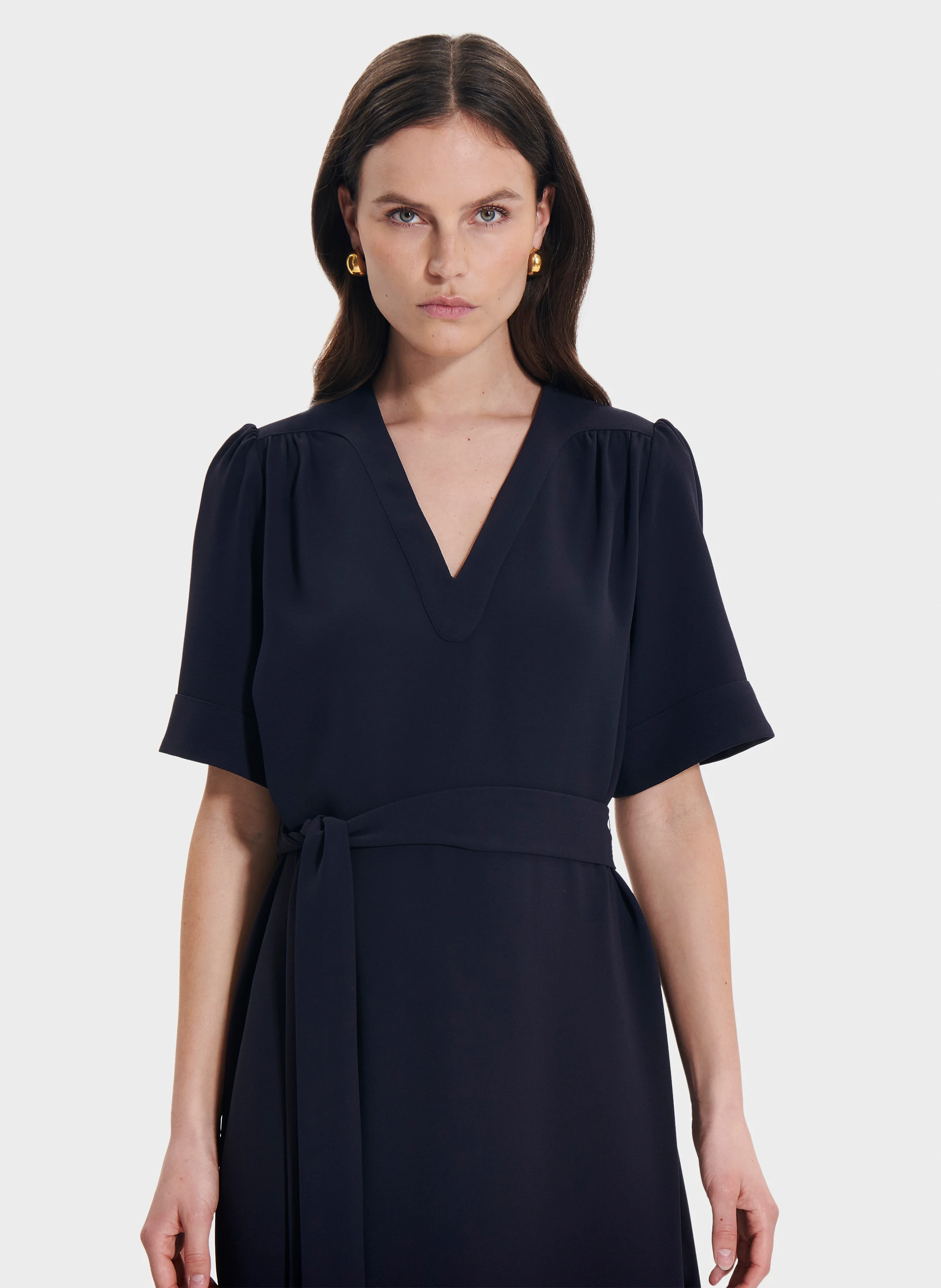 RETIE - Robe courte cintrée manches courtes | Bleu