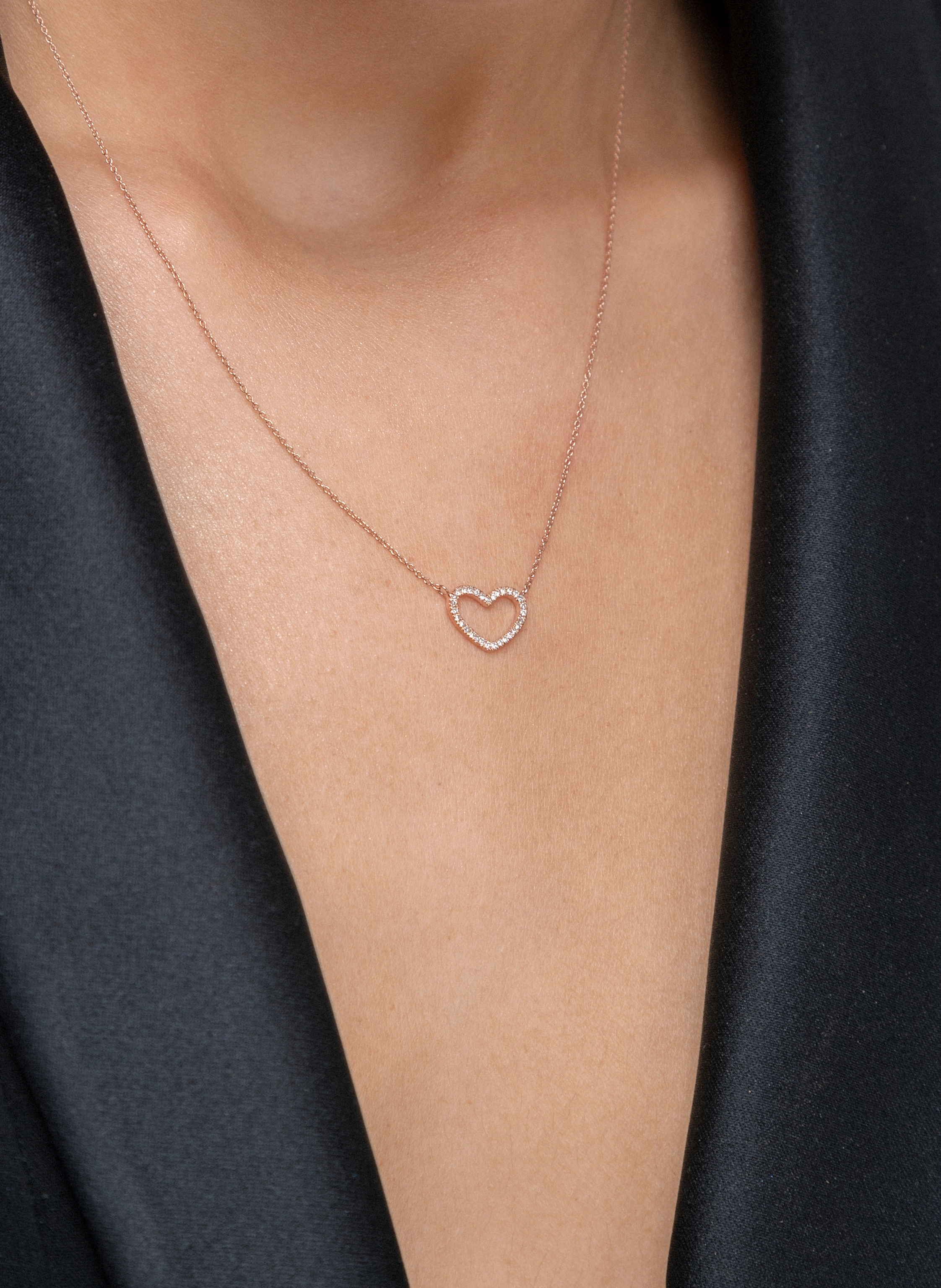 Leaf Halskette HEART aus 18 Karat Roségold mit Diamanten