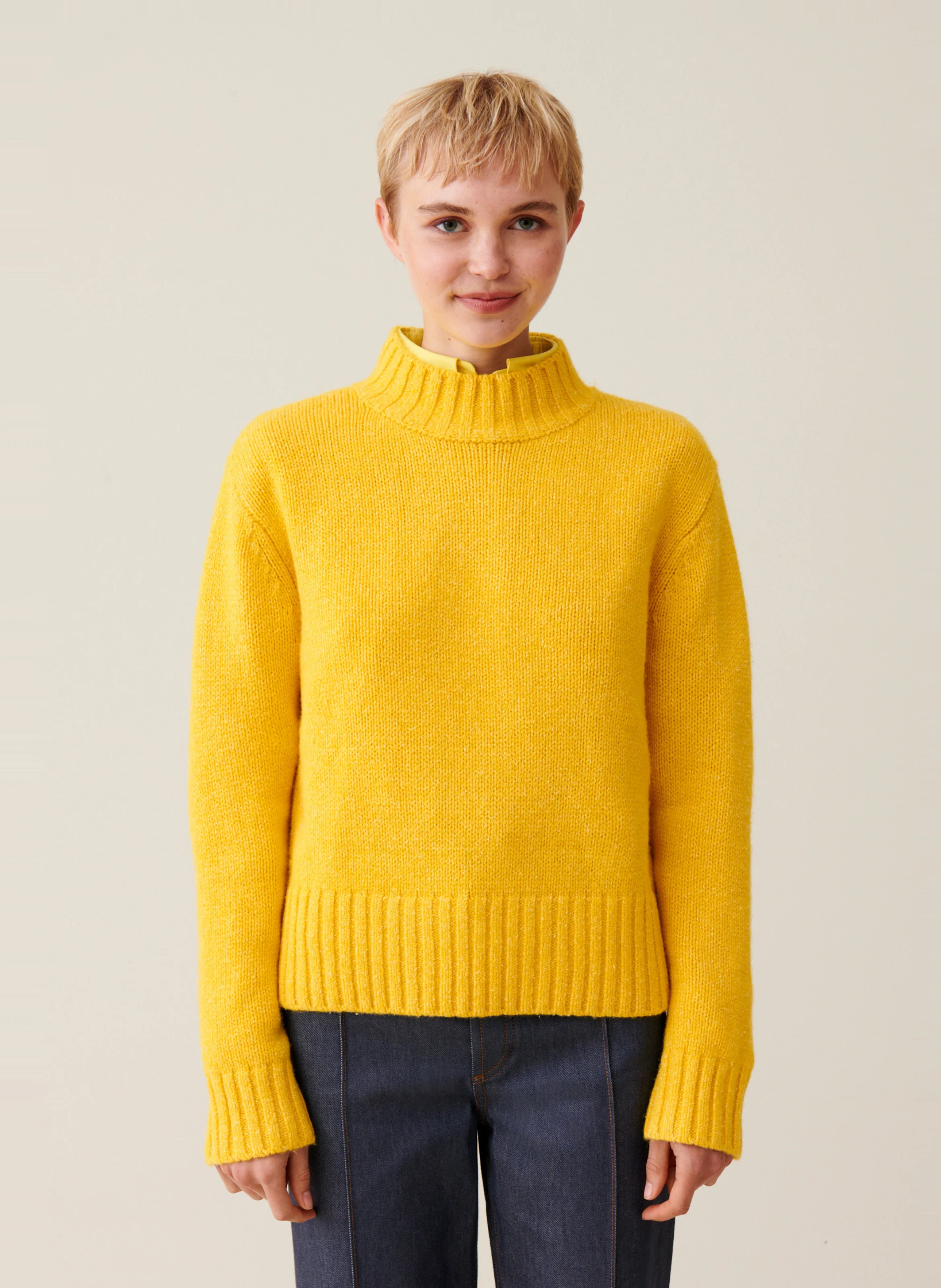 Pull col montant en laine et en soie mélangés | Jaune