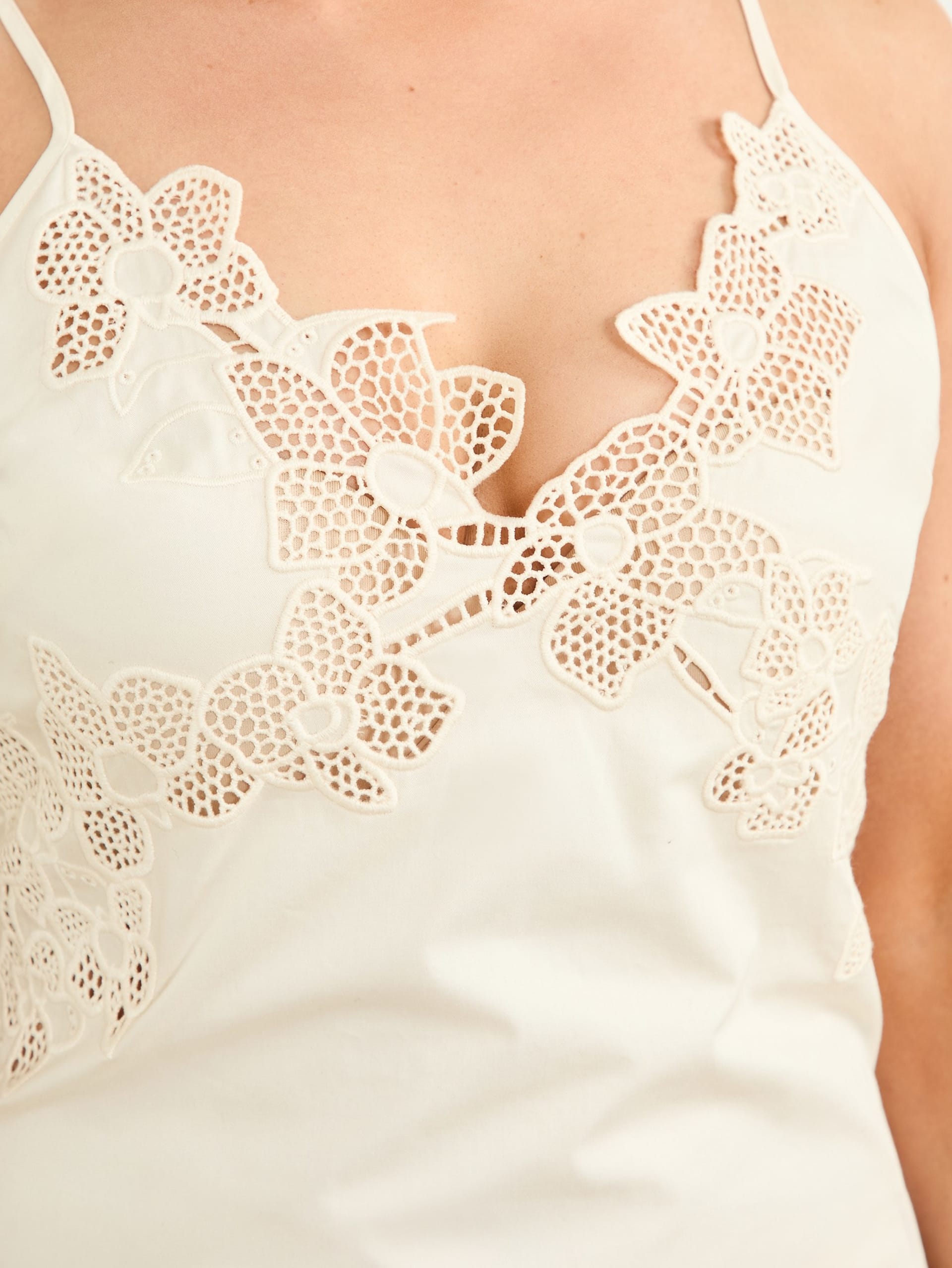 Vestido midi floral de crochê Brooke