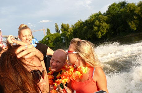 Speedboot fahren in Frankfurt als Geschenkidee