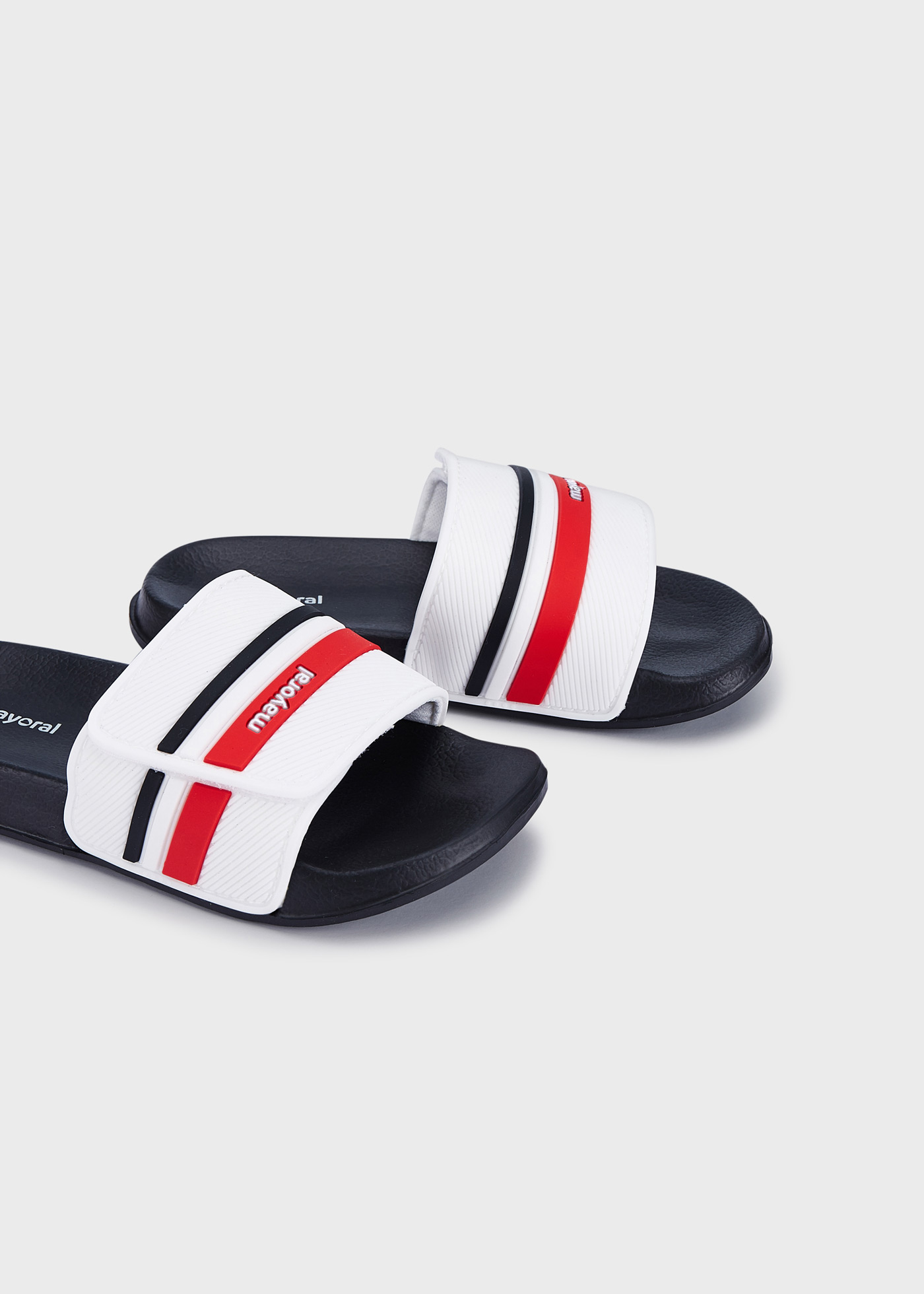 Sandália de praia com fecho de velcro