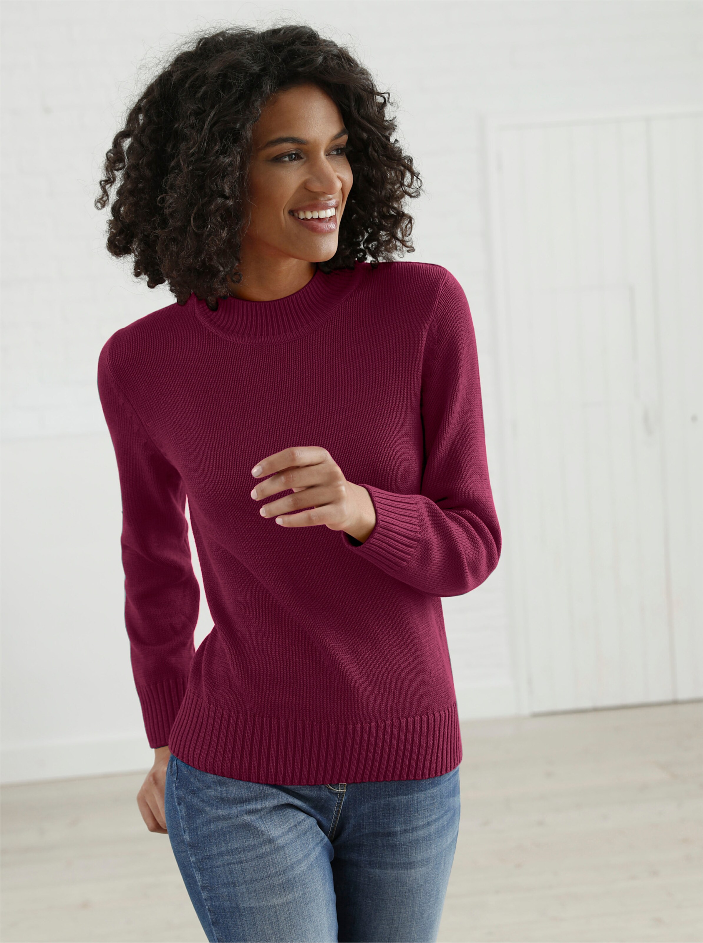 Strickpullover mit geripptem Stehkragen