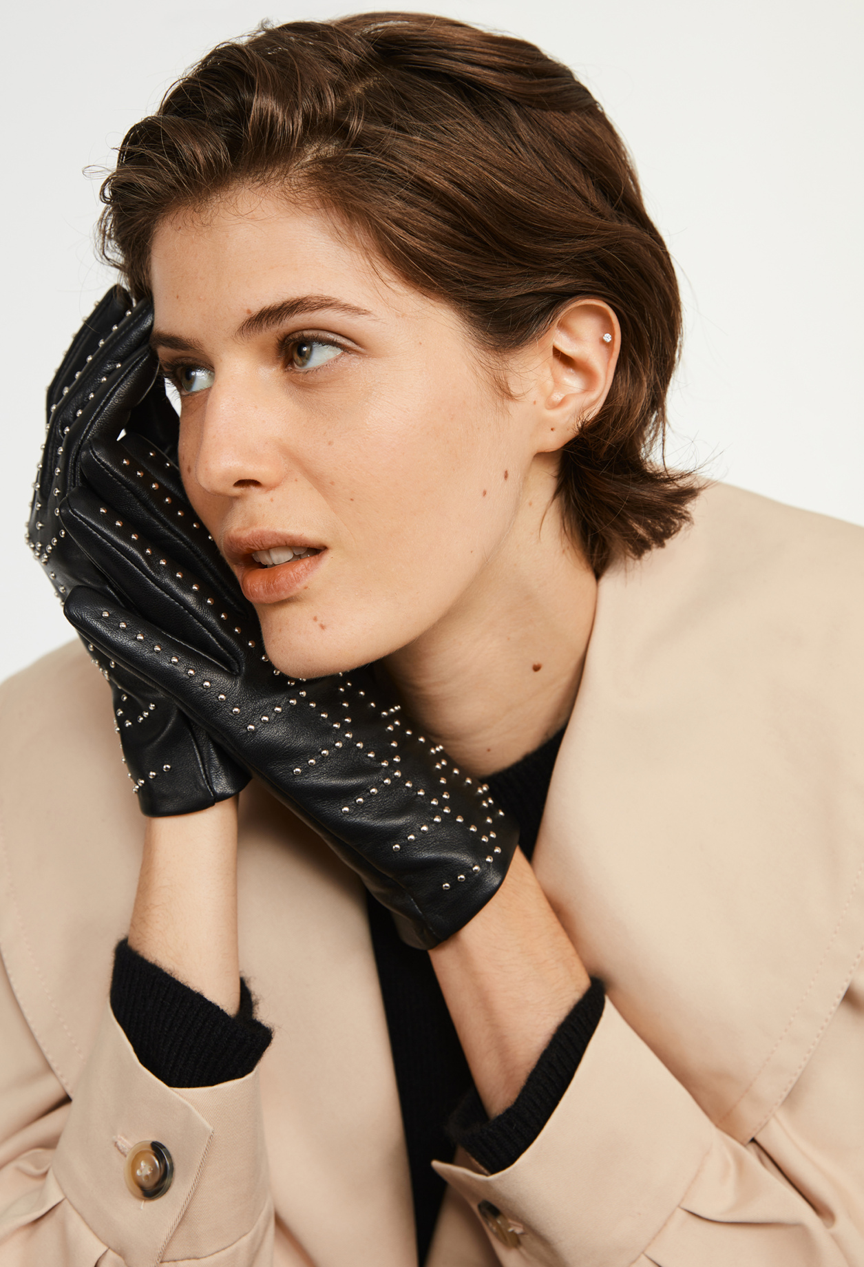 Gants noir cuir cloutes