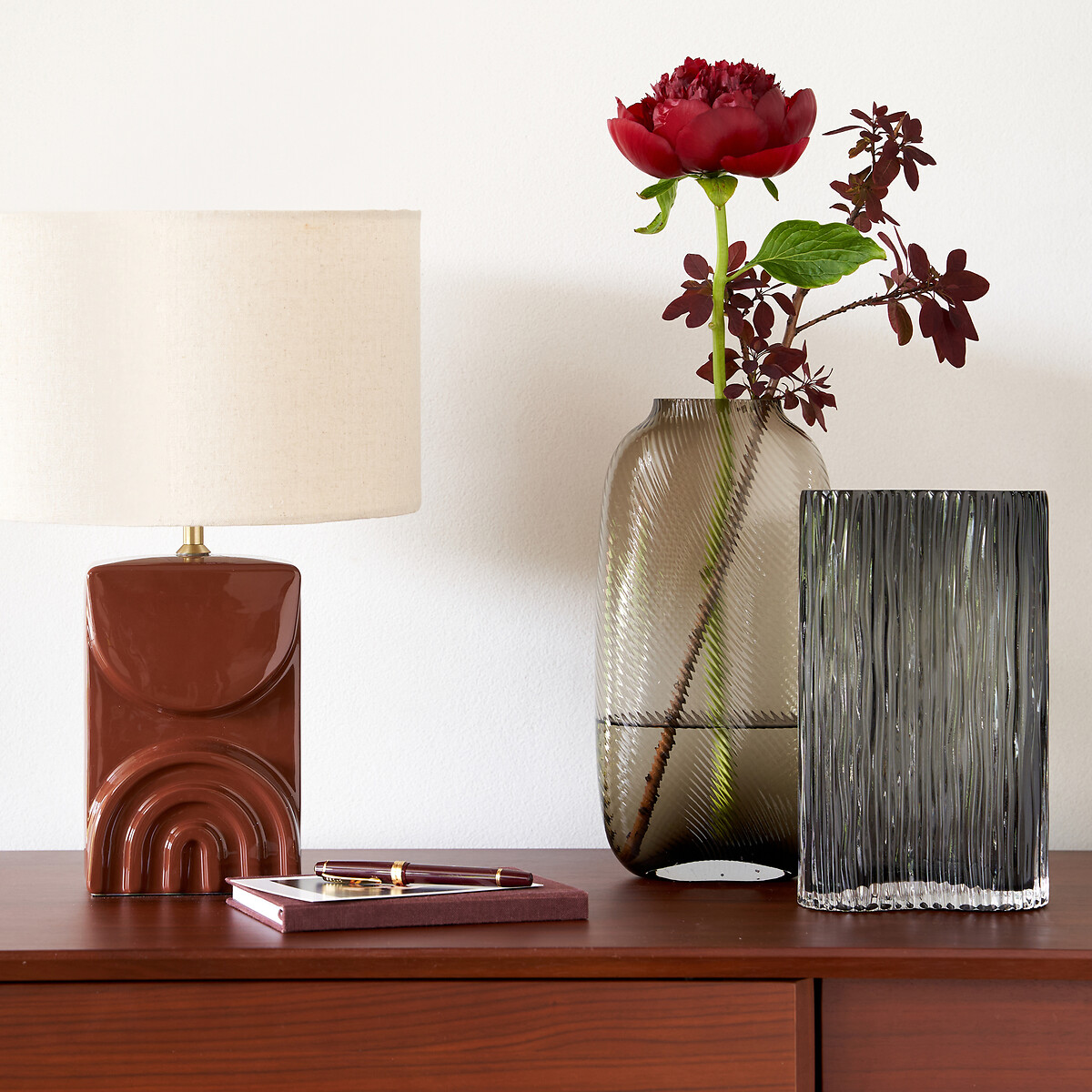 LA REDOUTE INTERIEURS<br>Vaso em vidro fumê canelado, 21 cm de altura, Anija