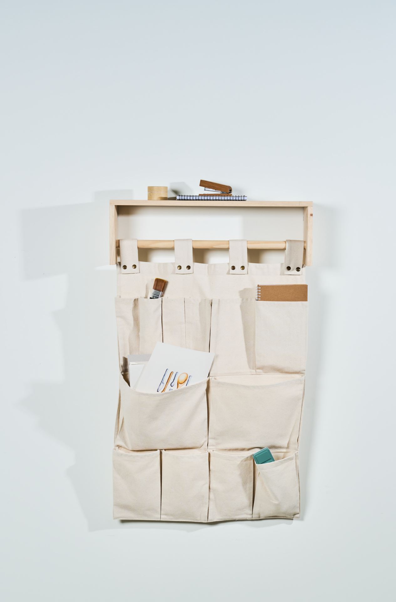 Hengende oppbevaring lys natur - 60x80 cm