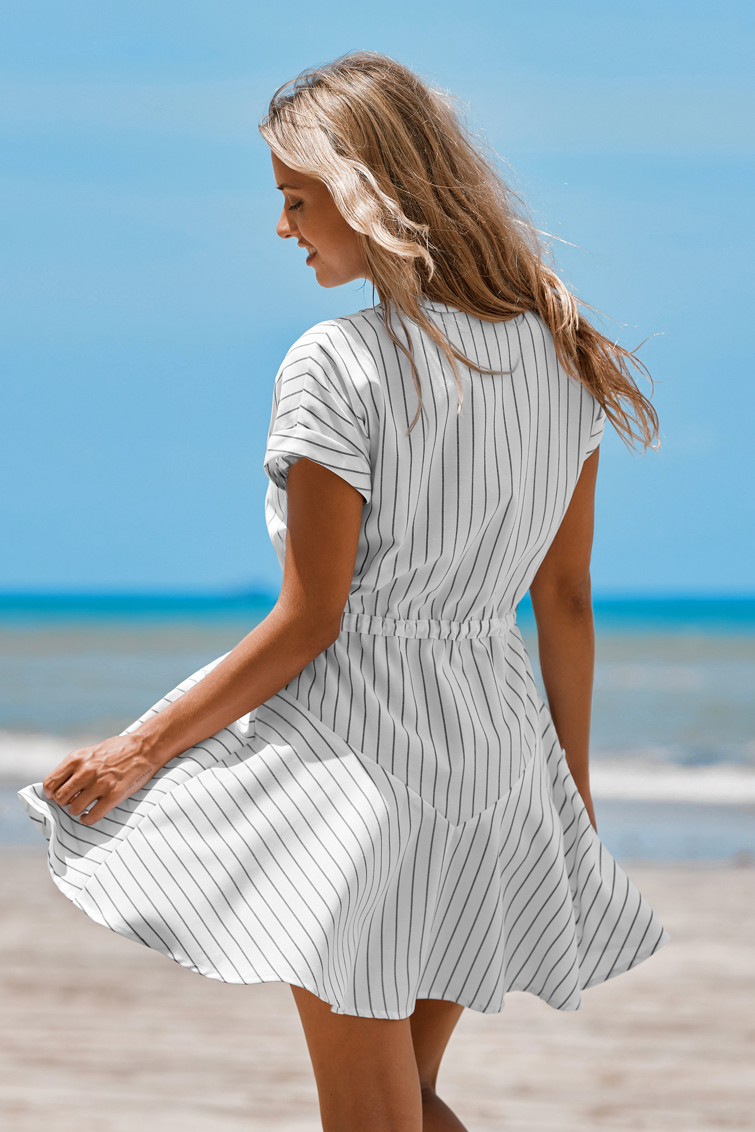 Robe avec taille à cordon à rayures